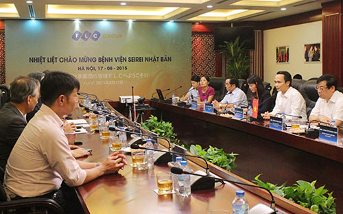 Lãnh đạo FLC làm việc với đại diện Seirei. Doanh thu năm 2014 của Seirei đạt hơn 900 triệu USD. Tổng số nhân sự 
hiện đang làm việc tại Seirei tính đến 31/12/2014 là 13.380 người.