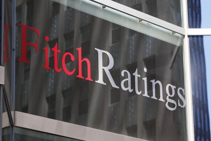 Fitch cho biết có thể nâng xếp hạng tín nhiệm của Việt Nam nếu việc 
cải cách ngành ngân hàng có tiến bộ rõ rệt, kinh tế vĩ mô tiếp tục ổn 
định, và tiến trình cải tổ doanh nghiệp nhà nước tiếp tục được đẩy mạnh.