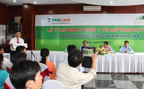 Lễ trao sổ đỏ đợt 1 và mở bán đợt 2 dự án đất nền Hoàng Anh Minh Tuấn.