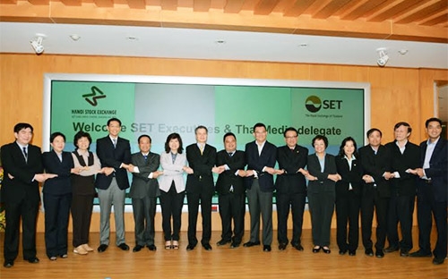 Đại diện SET và HNX tại buổi giao lưu với các đại diện truyền thông Thái Lan.