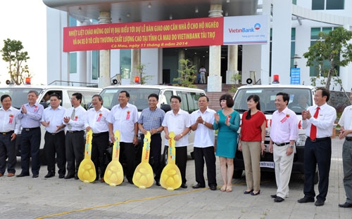 VietinBank bàn giao 600 căn nhà và 4 xe cứu thương tại Cà Mau 3