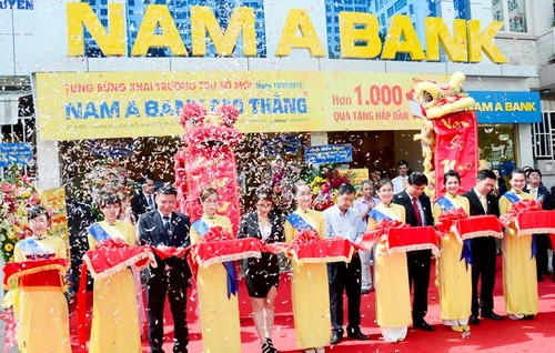 Nhân dịp này, Nam A Bank Cao Thắng dành tặng hơn 1000 phần quà hấp dẫn 
cho các khách hàng đến giao dịch đầu tiên cùng nhiều dịch vụ ưu đãi 
khác. 