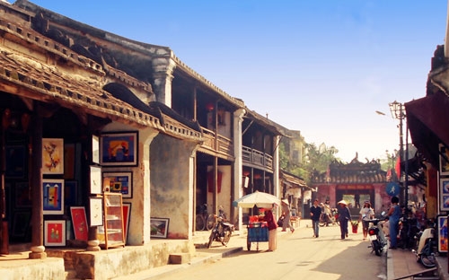 Việc bán vé thu phí tham quan các điểm di tích trong phố cổ Hội An đã được thực hiện từ năm 1995 đến nay.<br>