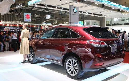 Ôtô cũng là một trong những mặt hàng được người tiêu dùng trong nước kỳ vọng sẽ giảm thuế nhập khẩu từ 2015, qua đó giảm giá bán trong thời gian tới.<br>