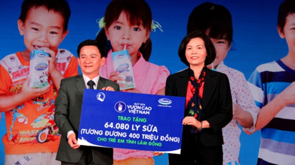 Vinamilk và quỹ sữa “Vươn cao Việt Nam” đến Lâm Đồng