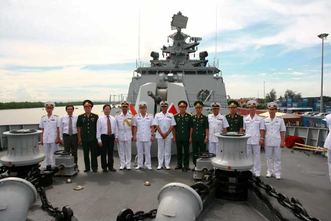 Nhiều đoàn đại biểu của các cơ quan và nhân dân thành phố Hải Phòng sẽ lên thăm tàu hải quân Ấn Độ.