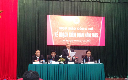 Phó tổng kiểm toán Nhà nước Cao Tấn Khổng chủ trì buổi họp báo sáng 20/3.<br>