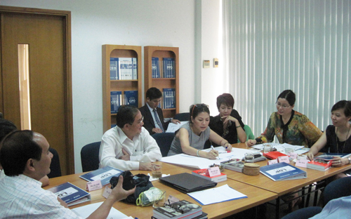 Các nhà lãnh đão đang thảo luận trong Chương trình LDP.