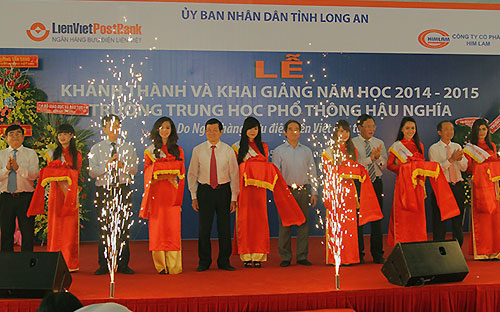 Kể từ khi thành lập vào tháng 3/2008 đến nay, LienVietPostBank và các cổ 
đông sáng lập đã đóng góp gần 800 tỷ đồng cho các chương trình, hoạt động xã hội.