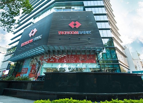 Trong nửa cuối năm 2014, Techcombank sẽ tiếp tục chú trọng vào sự phát 
triển ổn định và bền vững, nâng cao chất lượng sản phẩm dịch vụ đồng 
thời duy trì và phát triển  hệ thống quản lý vận hành hiệu quả cùng hệ 
thống quản trị rủi ro vững chắc.<br>