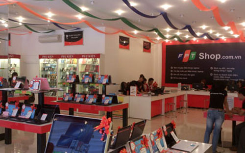 <span style="font-family: 'Times New Roman'; font-size: 15px;">Doanh thu mảng phân phối của FPT trong quý 1 tăng 33% so cùng kỳ, nhờ đóng góp của các nhãn hàng điện thoại mới, đặc biệt là iPhone.</span>