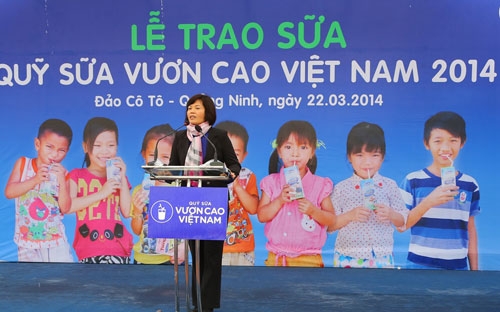 Vinamilk dành 8 tỷ đồng cho quỹ sữa "vươn cao Việt Nam" 2014 2