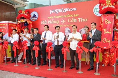 Đường bay Đà Nẵng - Cần Thơ được VietJet khai thác thời gian đầu tần 
suất 3 chuyến khứ hồi/tuần, thời gian bay mỗi chặng khoảng 1 giờ 30 
phút.