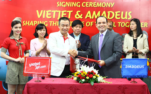 Hợp tác này mang lại cơ hội kinh doanh cho hàng chục ngàn đại lý du lịch
 toàn cầu cũng như mang lại nhiều hơn nữa cơ hội bay cho khách hàng trên
 toàn thế giới khi bay tới các điểm đến của Vietjet.