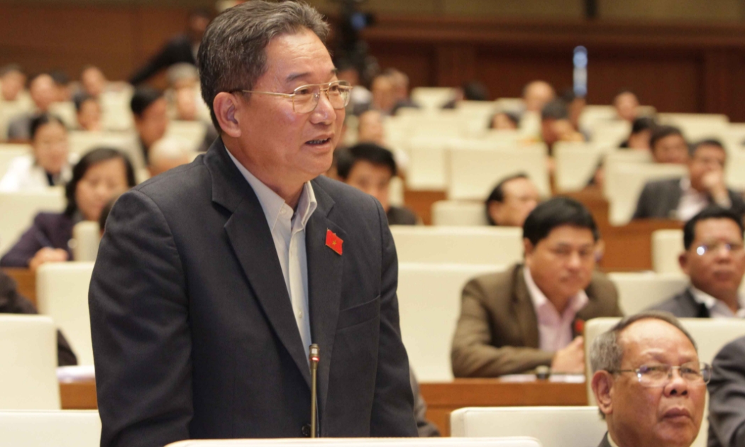 Đại biểu Nguyễn Bá Thuyền đề nghị bổ sung một nghĩa vụ để xây dựng lực lượng quốc phòng hoặc xây dựng biển đảo với những người không tham gia nghĩa vụ quân sự.<br>