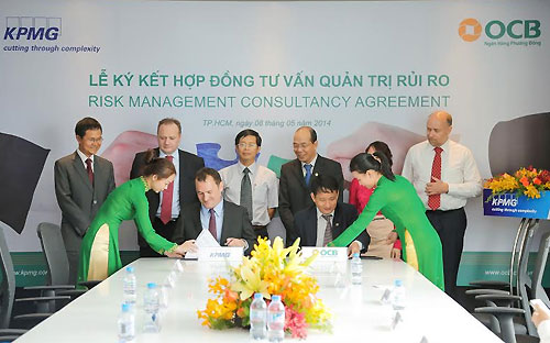 Lễ ký hợp đồng triển khai dự án giữa OCB với KPMG.