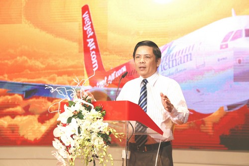 Ông Nguyễn Văn Thể - Thứ trưởng Bộ Giao thông Vận tải đã chúc mừng những thành quả mà VietJet đã đạt được.