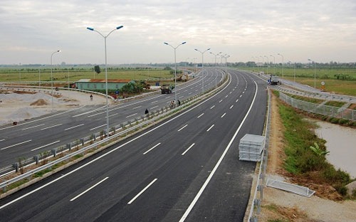 Phó Thủ tướng cũng giao Bộ Kế hoạch và Đầu tư trong năm 2015 tổ chức kiểm tra tình hình
 triển khai các dự án PPP tại Bộ Công Thương và Bộ Giao thông vận tải.