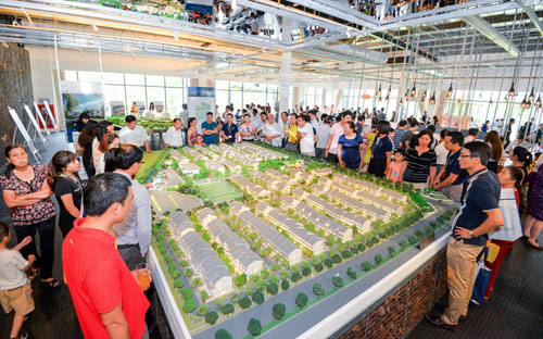 Hiện tiểu khu Evelyne Gardens đã hoàn thành xây dựng phần móng và dự kiến sẽ bàn giao nhà cho khách hàng giữa năm 2017.