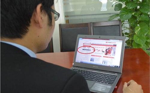 Techcombank là một trong số ít những ngân hàng thương mại hàng đầu đầu 
tiên ở Việt Nam cung cấp tính năng tra cứu online cho chứng thư bảo 
lãnh.