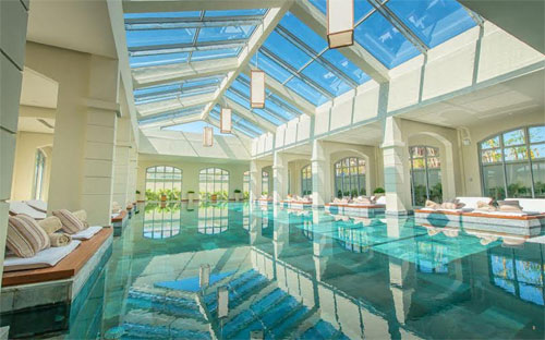 Một trong những bể bơi bốn mùa tại FLC Sầm Sơn<br>