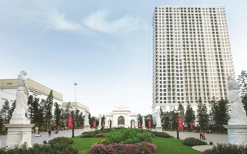 Vinhomes Royal City là dự án căn hộ đẳng cấp duy nhất tại khu vực trung 
tâm thành phố đã hoàn thiện đồng bộ và có thể bàn giao ngay trong năm 
2015.