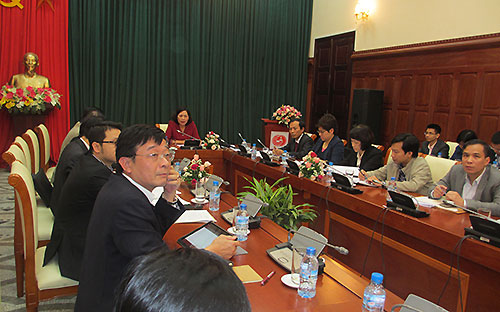 Ngân hàng Nhà nước cho biết từ nay sẽ đều đặn họp báo thường kỳ hàng tháng để tăng cường thông tin tới công chúng.<br>