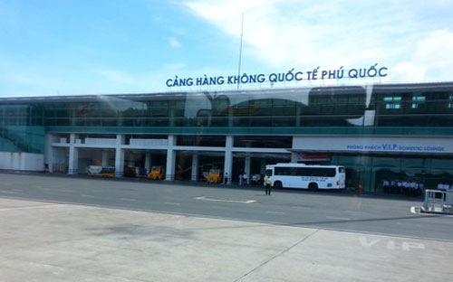 Bộ trưởng Đinh La Thăng khẳng định, khi chuyển nhượng quyền khai thác sân bay cho nhà đầu tư tư nhân thì giá cả, dịch vụ nhà nước vẫn quản lý và quyết định.<br>