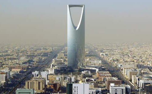 Những ông hoàng Saudi Arabia không thể ngừng tiêu, trong khi nguồn thu ngân sách ngày càng đi xuống. Thu ngân sách của Chính phủ Saudi Arabia được dự báo sẽ giảm khoảng 82 tỷ USD trong năm 2015, tương đương 8% GDP - Ảnh: Britannica.<br>