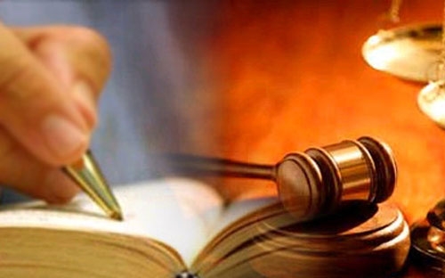 Ở nhiều doanh nghiệp, điều lệ công ty đã “to” hơn luật khi có những quy định trái luật tồn tại trong đó và được thực thi... Ảnh minh họa.<br>