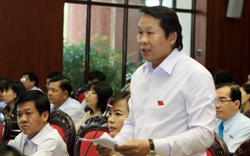 Đại biểu Thân Đức Nam nêu vấn đề biển Đông khi phát biểu về dự thảo luật.<br>