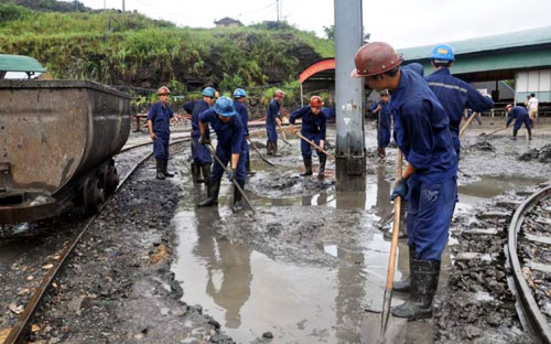 Theo các chuyên gia, nếu xét vào độ dễ mất an toàn như khai thác than ở Quảng Ninh thì bùn đỏ của khai thác bauxite còn an toàn hơn.