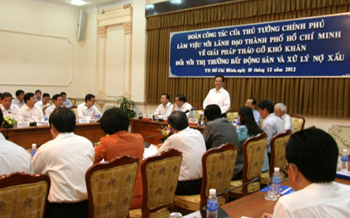 Buổi làm việc với UBND Tp.HCM, sáng 18/12 có sự tham dự đầy đủ của Thủ tướng, các phó thủ tướng và lãnh đạo nhiều bộ, ngành liên quan.