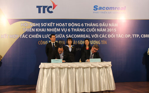 Lễ ký kết giữa Sacomreal và các đối tác.<br>