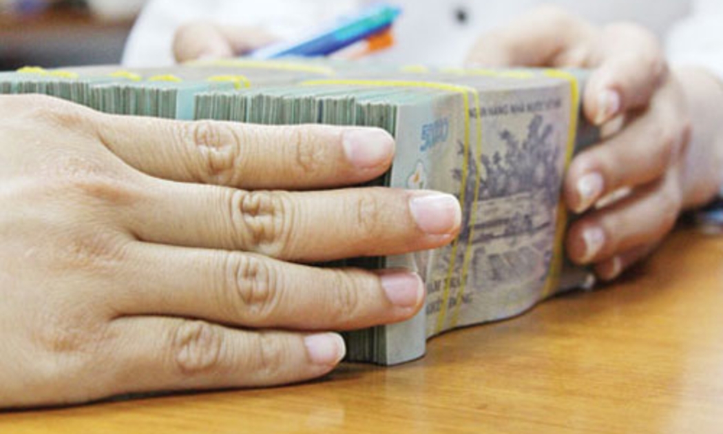 JPMorgan Chase cho rằng nợ xấu được dự báo sẽ tiếp tục là một rào 
cản đối với tăng trưởng tín dụng và GDP.