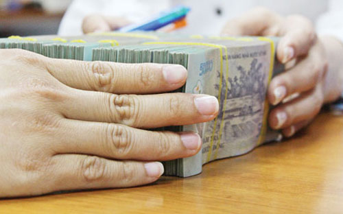 JPMorgan Chase cho rằng nợ xấu được dự báo sẽ tiếp tục là một rào 
cản đối với tăng trưởng tín dụng và GDP.