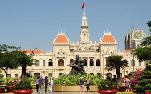 UBND Tp.HCM toạ lạc ngay khu đất vàng của trung tâm thành phố.<br>