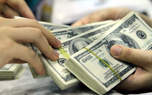 Với định hướng năm nay nếu điều chỉnh tỷ giá USD/VND sẽ không quá 2%, việc tăng 1% ngay từ đầu năm trước mắt sẽ hạn chế kỳ vọng của thị trường và có thể kích thích nguồn cung.<br>