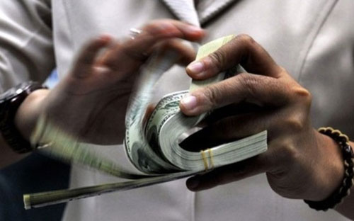 Thanh khoản trên thị trường liên ngân hàng đã cải thiện với doanh số khoảng 1,2 tỷ USD.