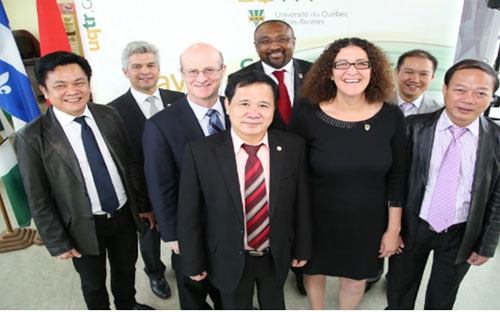 Trường Đại học thương mại và trường Đại học Quebec họp báo tại Canada. Nguồn: P.Gervais/Daniel Jalbert.