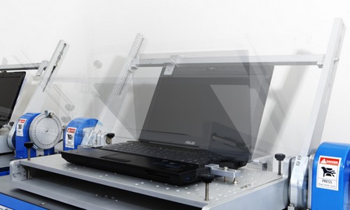 Máy tính ASUS được trang bị các khớp nối độ bền cao có khả năng chịu 
đựng thử nghiệm với hàng ngàn lần đóng mở, đảm bảo sự chắc chắn trong 
suốt vòng đời sản phẩm.