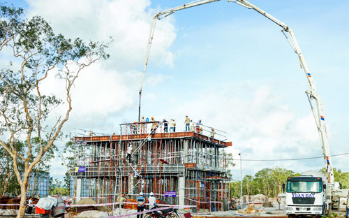 Hiện tại, ngoài việc cất nóc các căn biệt thự thuộc khu Melaleuca, LDG Group đã lên kế hoạch xây dựng khu club-house để chuẩn bị đưa vào khai thác cụm biệt thự đầu tiên trong năm sau, theo tiêu chuẩn 5 sao quốc tế do AHS vận hành.