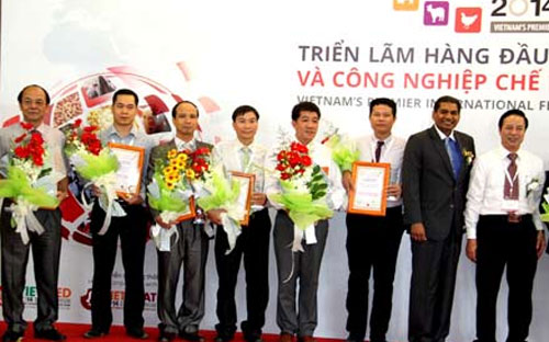 Trang trại bò sữa Vinamilk Nghệ An vừa nhận giải "Trang trại
 bò sữa xuất sắc nhất Việt Nam" 2014 do Cục Chăn nuôi (Bộ Nông nghiệp và 
Phát triển Nông thôn Việt Nam) trao tặng.