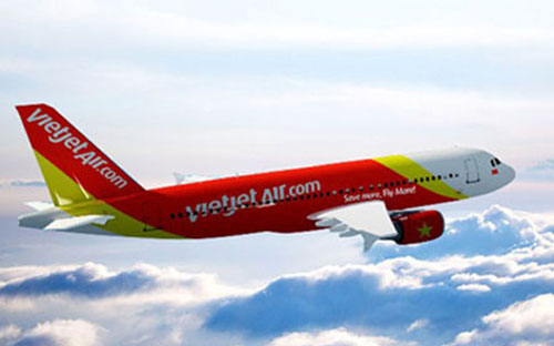 Sự việc đáng tiếc đã diễn ra trong bối cảnh Vietjet Air đang từng bước 
khẳng định mình trên thị trường hàng không, ít nhiều đã gây được thiện 
cảm với khách hàng và đang tiếp tục mở rộng hoạt động kinh doanh trong 
bối cảnh cạnh tranh nhiều bất lợi.