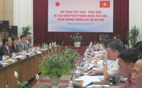 Khác với cuộc họp  tại Bộ Giao thông Vận tải hồi đầu tháng 6/2014, lần này ở Bộ Kế hoạch và Đầu tư chỉ "họp kín" - Ảnh: VTC.<br>