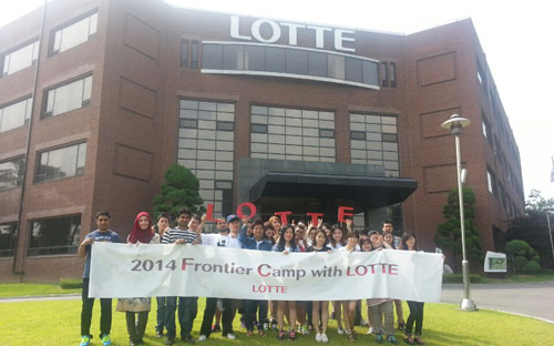 Các lưu học sinh đang theo học chương trình học đại học, thạc sỹ và tiến
 sỹ được lựa chọn tham gia các hoạt động của chương trình giao lưu.