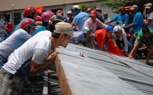 Các doanh nghiệp bị ảnh hưởng, thiệt hại sau vụ gây rối vừa qua đã hoạt động trở lại.<br>