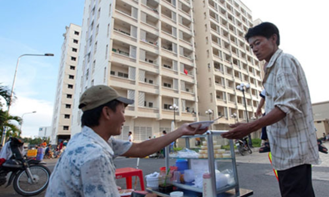 Nếu toàn hệ thống mà trước mắt là 4 ngân hàng thương mại nhà nước cung thêm khoảng 20 - 40 nghìn tỷ đồng cho bất động sản thì dư nợ cho vay bất động sản/tổng dư nợ sẽ vượt quá mức khống chế hiện nay của Ngân hàng Nhà nước đối với các tổ chức tín dụng - Ảnh minh họa.