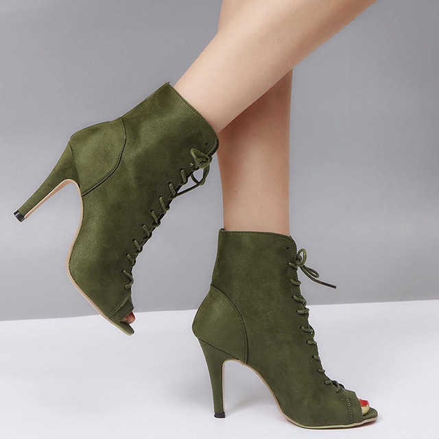 10 món đồ thời trang không bao giờ lỗi mốt - Ảnh 4.