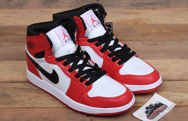 Nike Jordan 1: đôi giày cũ nhưng chưa bao giờ lỗi mốt - Ảnh 4.